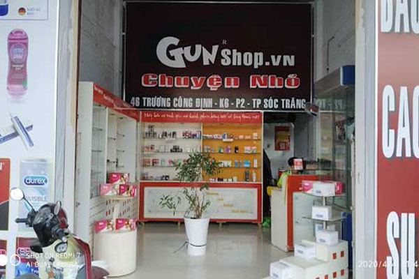 Câu chuyện <span class='marker'>shop</span> bao cao su